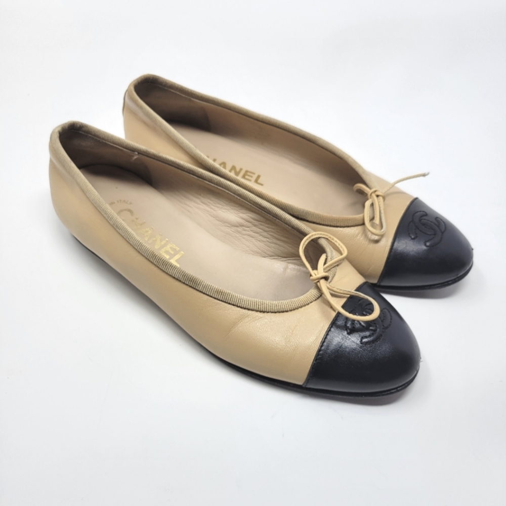 $995 Chanel Ballerina Cap Toe Ballerina Flat Beige Black 36.5